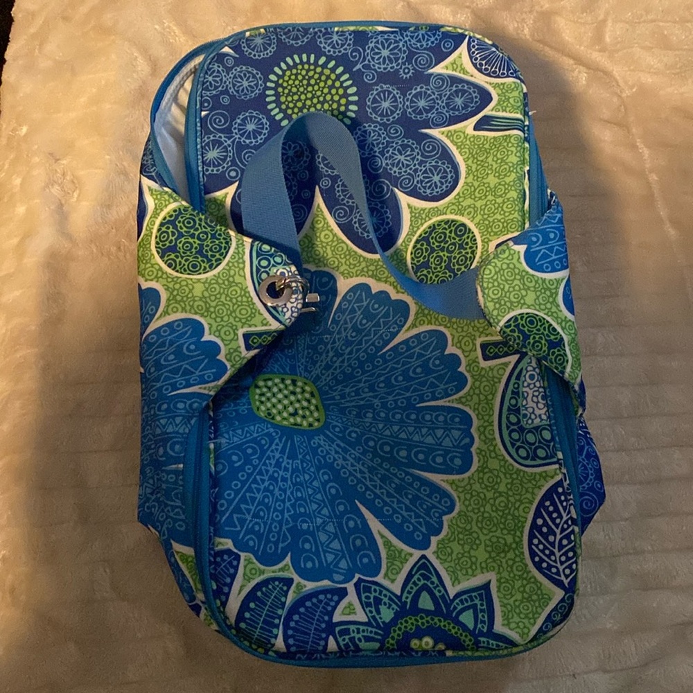 Vera Bradley Cooler —- picinic tote